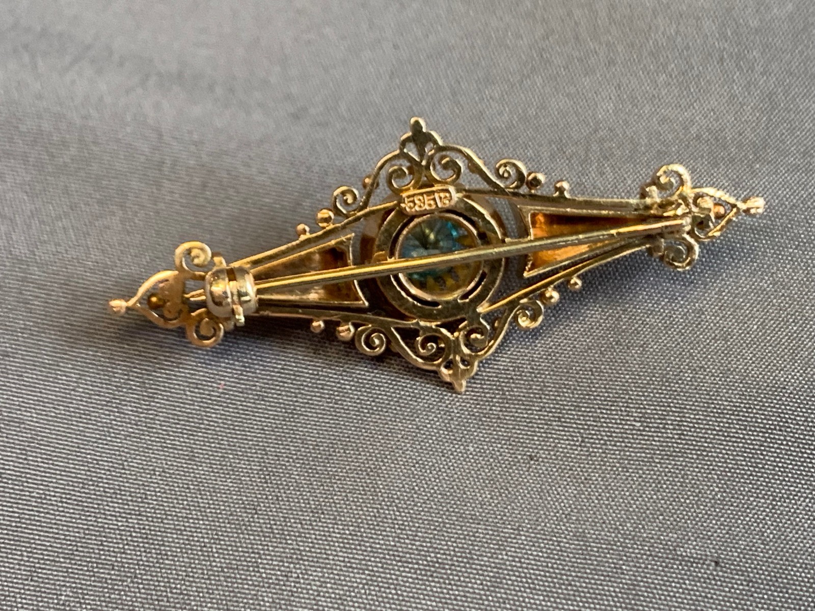 Vtg Yellow Gold Brooch 6.63g Fine Jewelry Blue Topaz Color Stone Pin *READ*