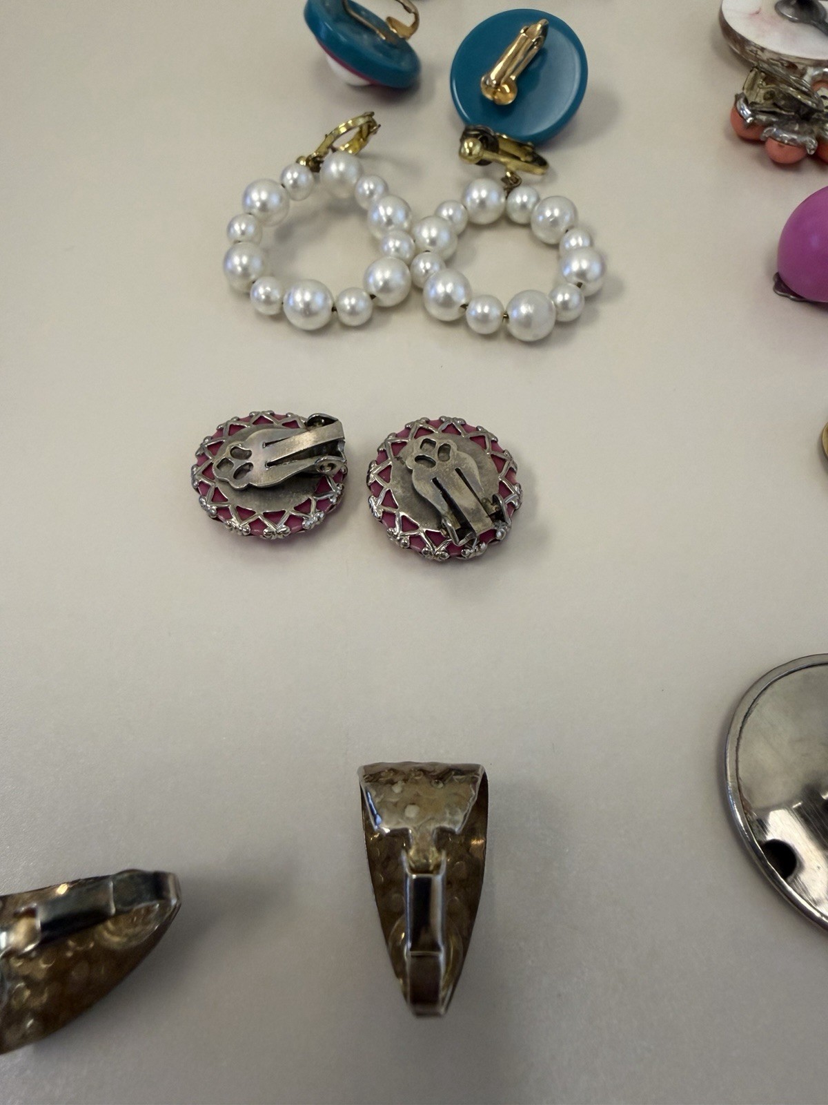 Lot Of Vintage Retro & Modern Clip On Earrings 60s 70s 80s 90s To Now 25 Pairs
