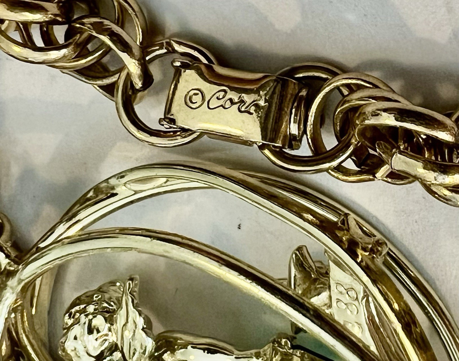 FABULOUS 1950’s CORO “MAY EMERALD” CHARM BRACELET CHERUB DANGLING HEART!