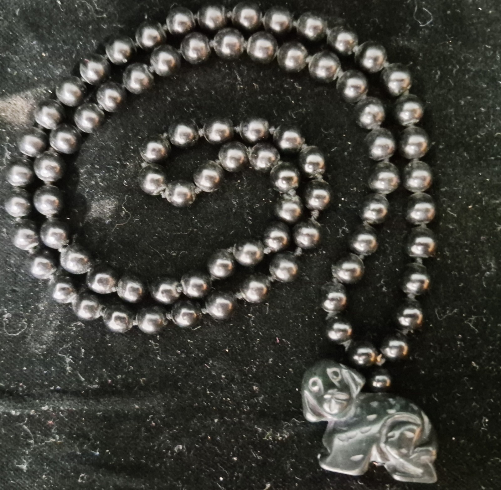Vtg Handcarved Puppy/Dog Nephrite Jade Pendant Labradorite Bead Necklace Mala