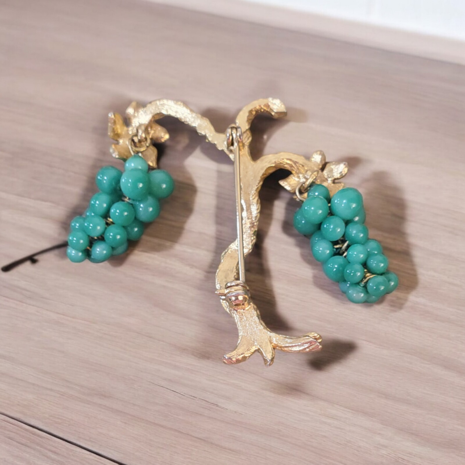 Vintage Marvella Green Jade Grape Cluster Dangle Brooch Pin