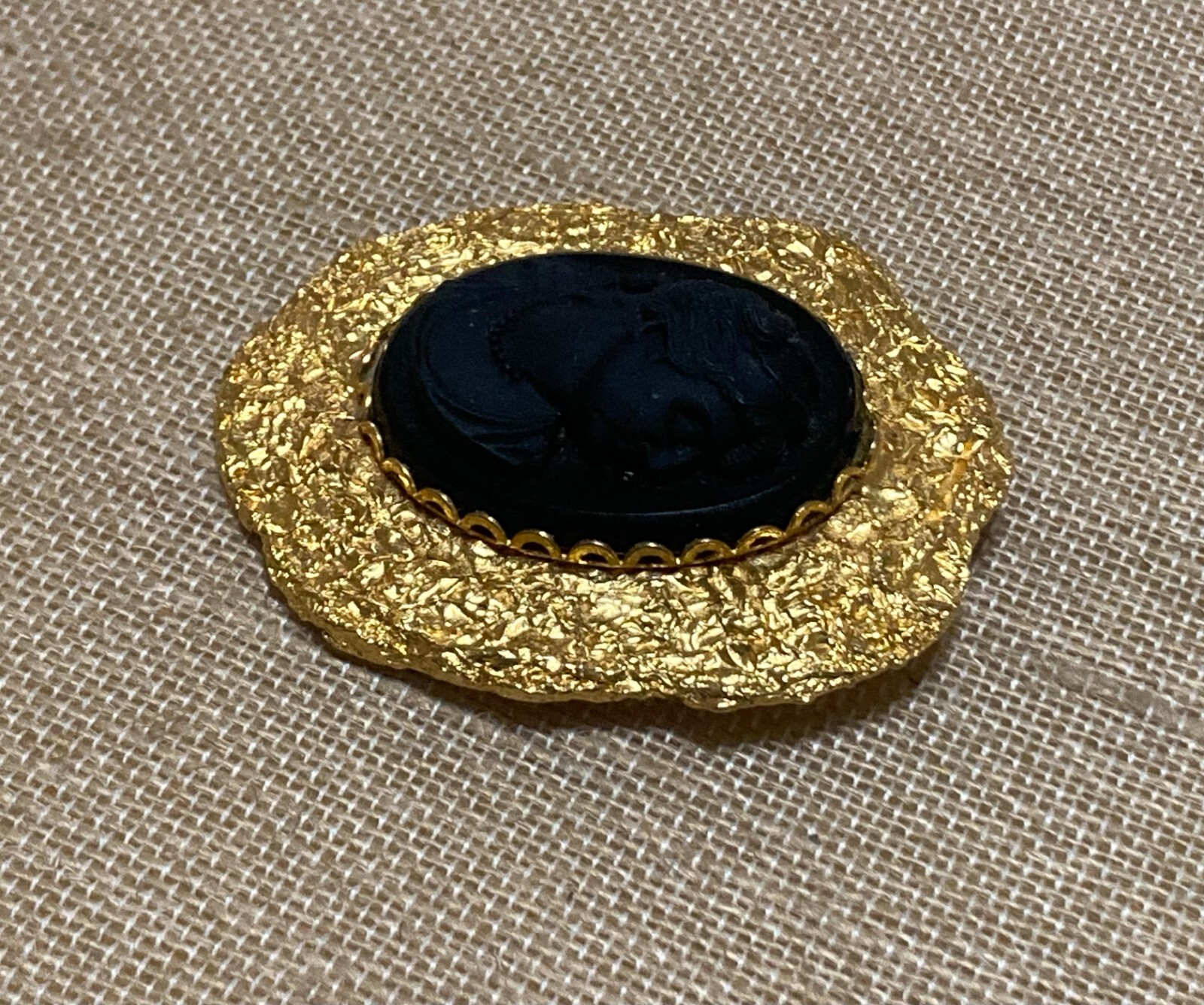 Vtg Lester JOY Signed Cameo Brooch Pin Black Resin Gold Tone Les Bernard RARE
