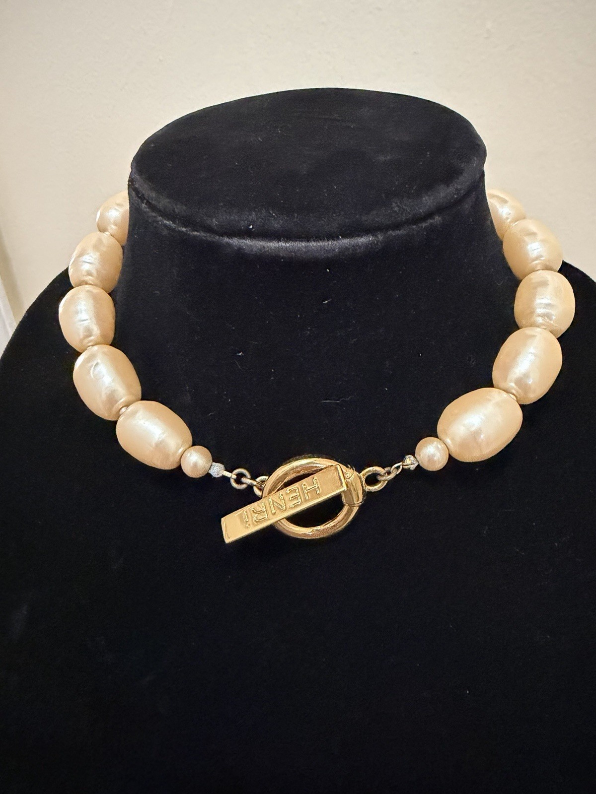 Vintage Rare Henri Bendel Gold Tone & Pearl Choker