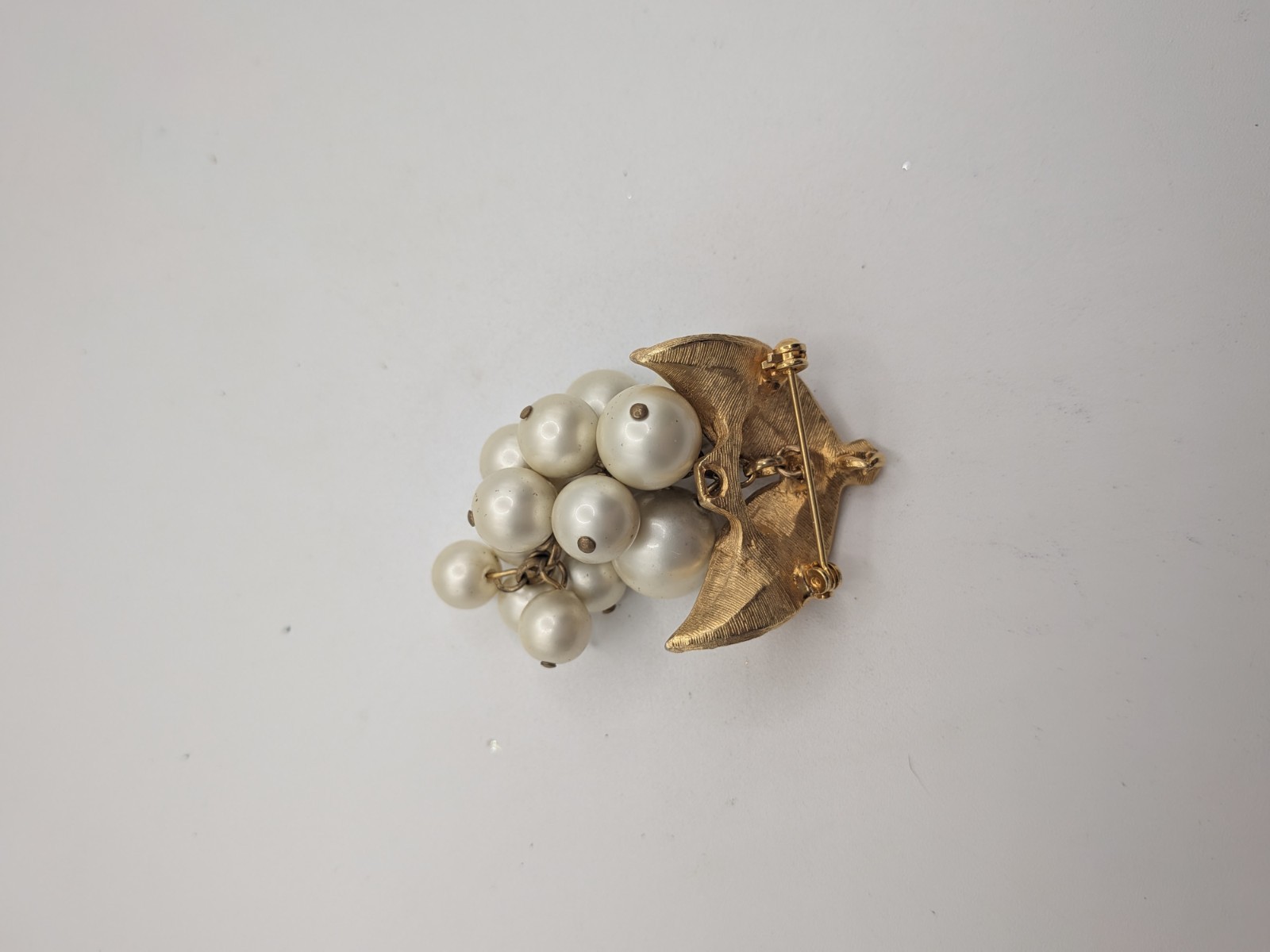 Vintage PARK LANE Faux Pearl Grapes Cluster Bead Pin Brooch Clip Dangle