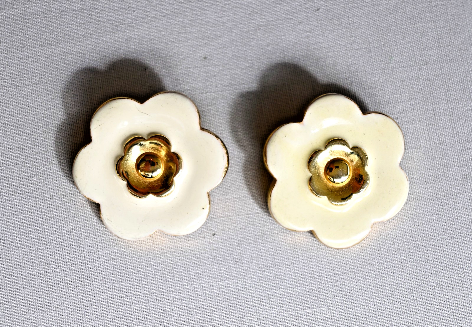 Vintage Gay Boyer White Enamel Flower Gold Tone Floral Clip On Earrings Signed