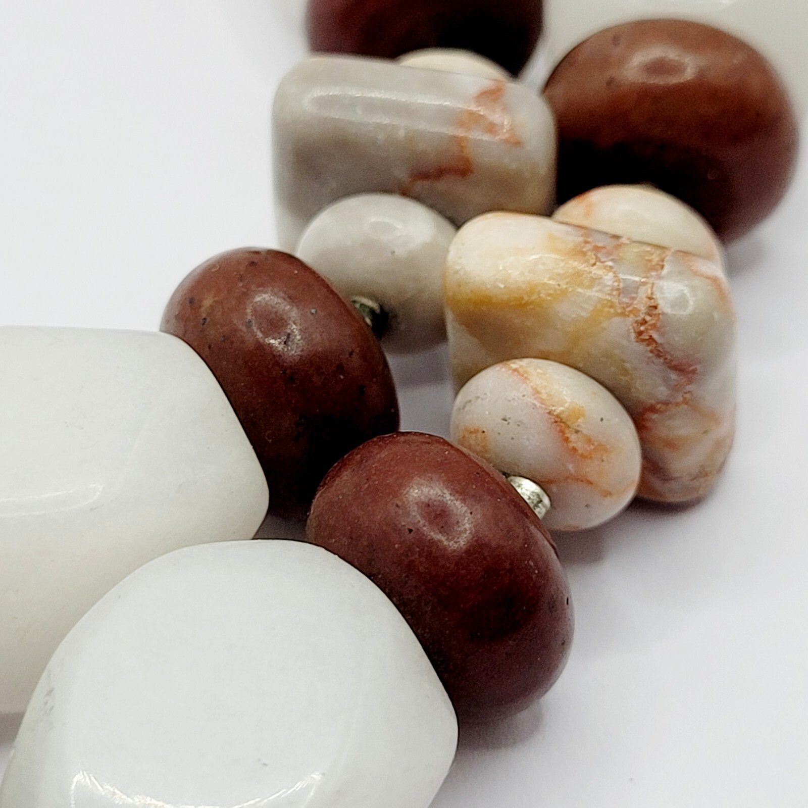 Southwest Style Crafted Brown Hued Jasper with White Quartz Silver Tone Necklace