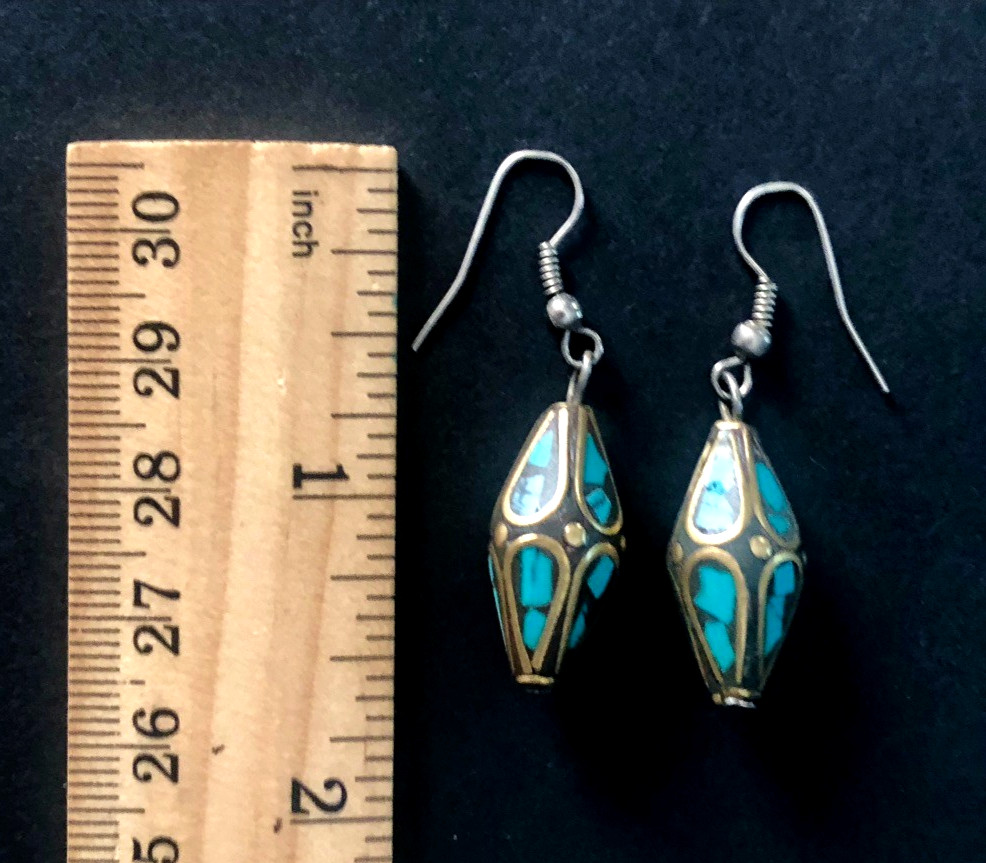 Brass & Turquoise Chip INLAY HOOK EARRINGS ~ 5 Sided 1 5/8″ long VTG 1980s