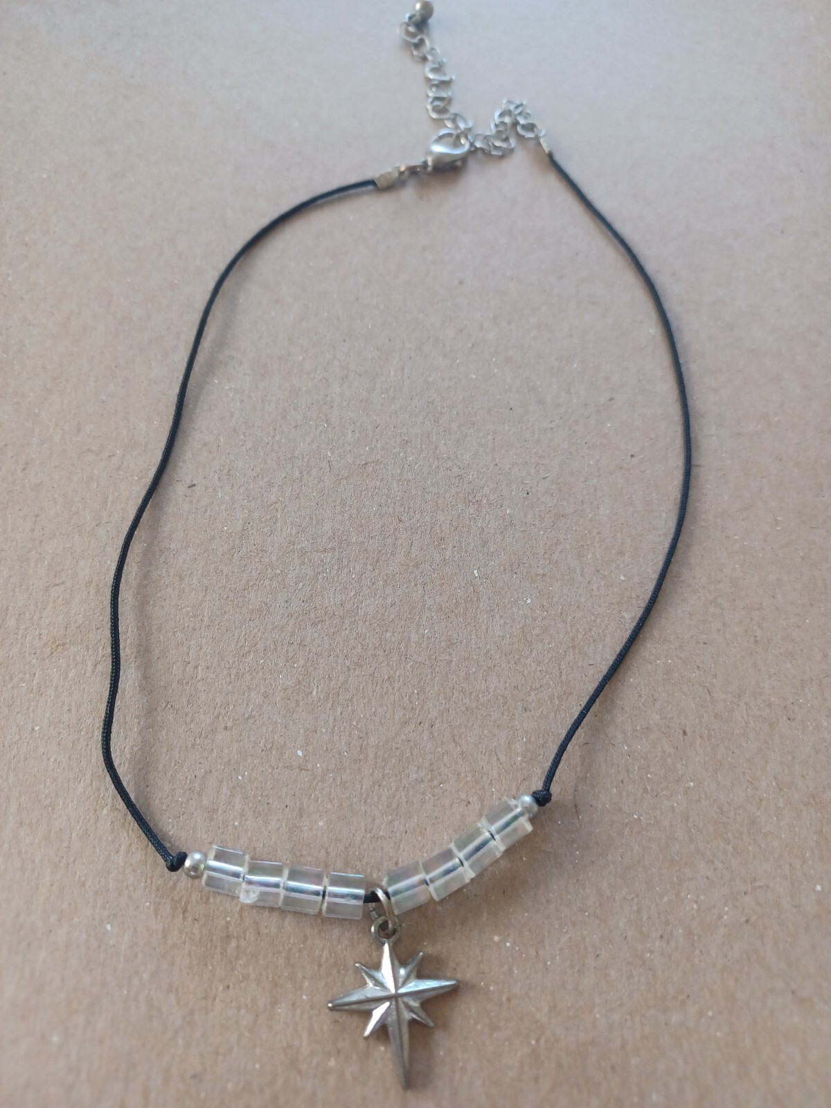 Vintage 90’s Y2K Early 2000’s Clear Iridescent Bead & Star Choker Cord Necklace