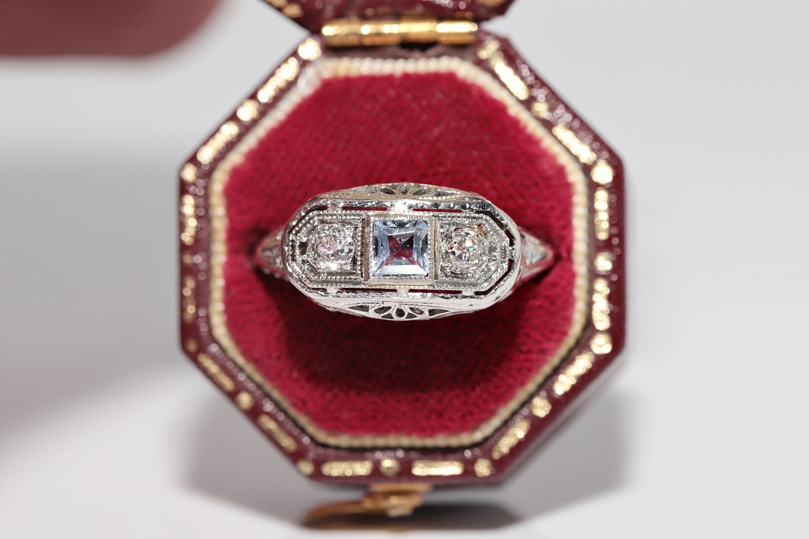Antique Circa 1920s Art Deco 18k Gold Natural Diamond And Aqua Marine Ring