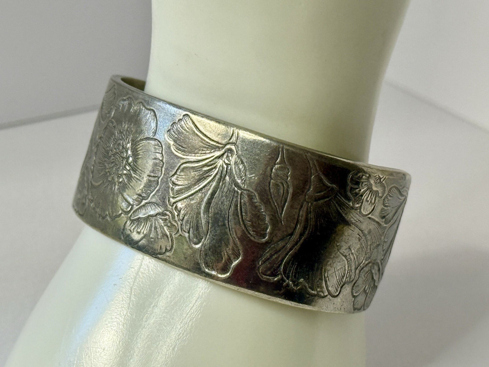 Salisbury Pewter August Poppy Flower Of The Month Wide Cuff Bracelet