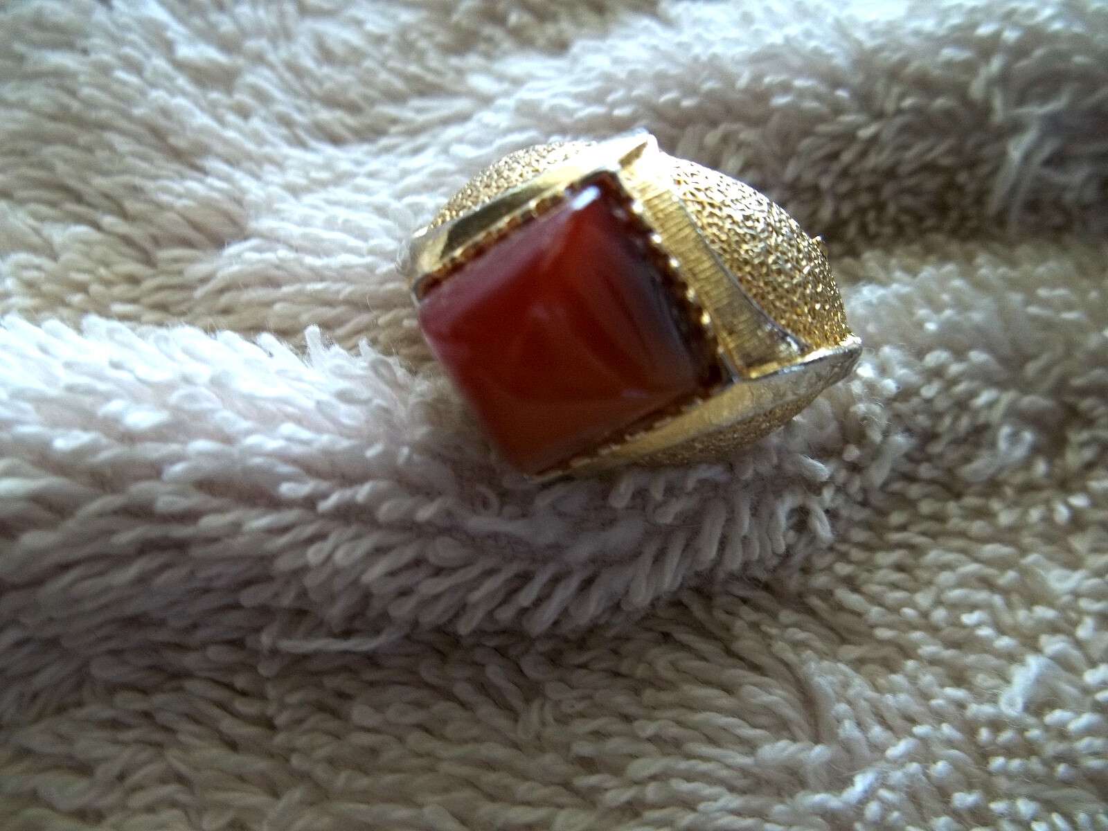 Vintage Ring, Gold Tone Metal, Lg. Rust Color Stone, Detailed, Size 7-8