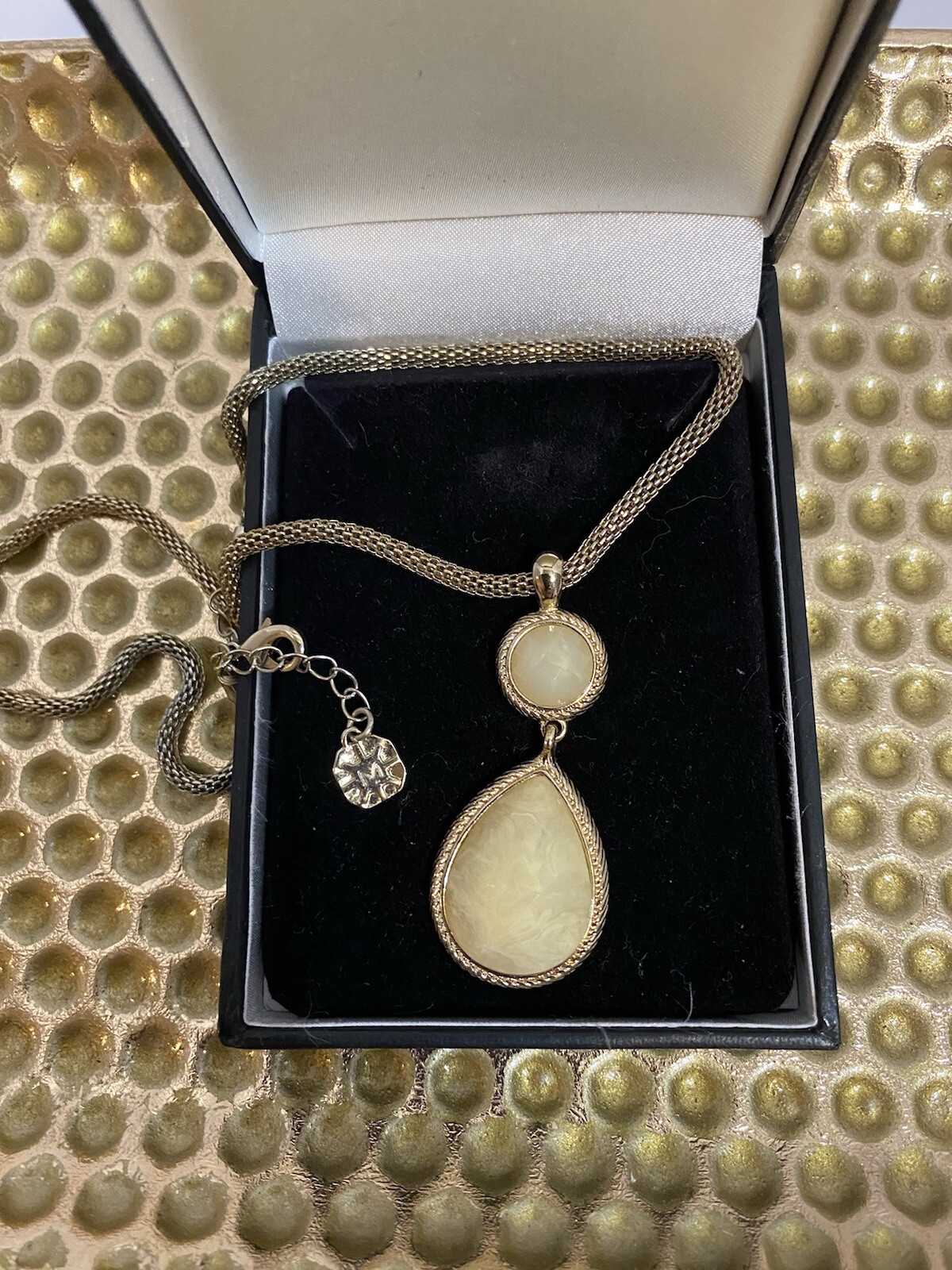 Vintage Monet Ivory Teardrop Gold Tone Necklace