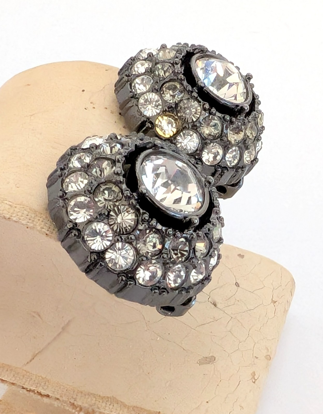 Beautiful Vintage JOAN RIVERS Black Clear Crystal Round Button Clip Earrings