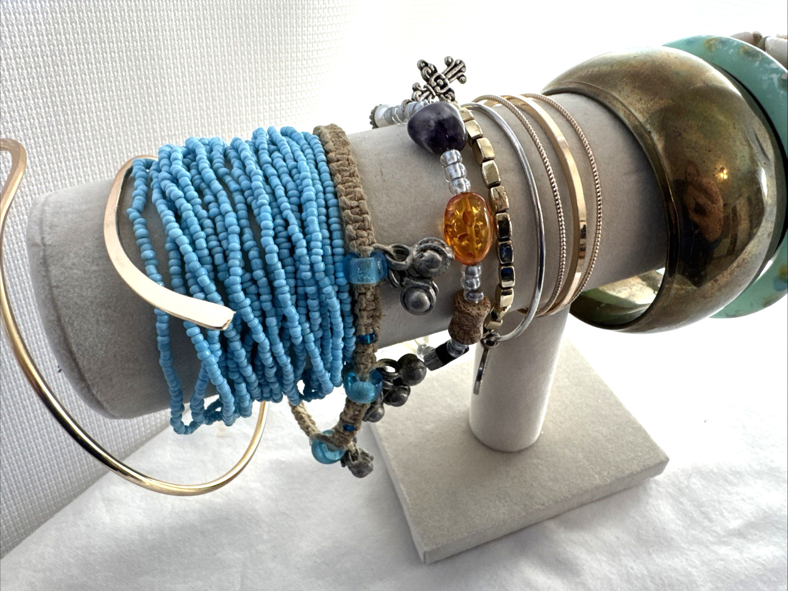 Fun Acrylic hemp texture Bracelets 90s Hippie Jewelry Lot! Gold tone bangles