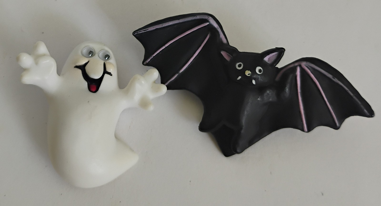 Fun World PIN Halloween Vintage Black BAT & Hallmark Ghost Holiday Brooch Lot