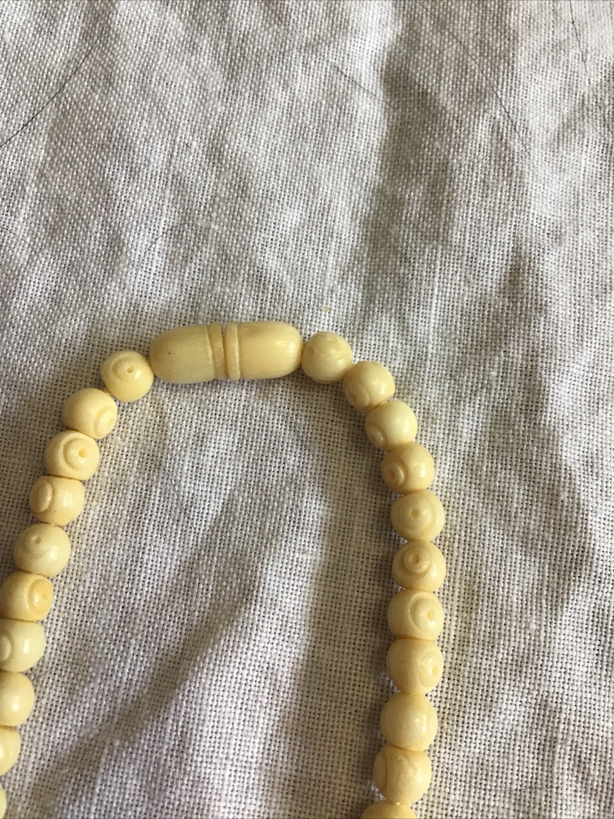 Vintage Hand Carved Rose Necklace – Graduated Floral Beads 1930s–1950s 18”
