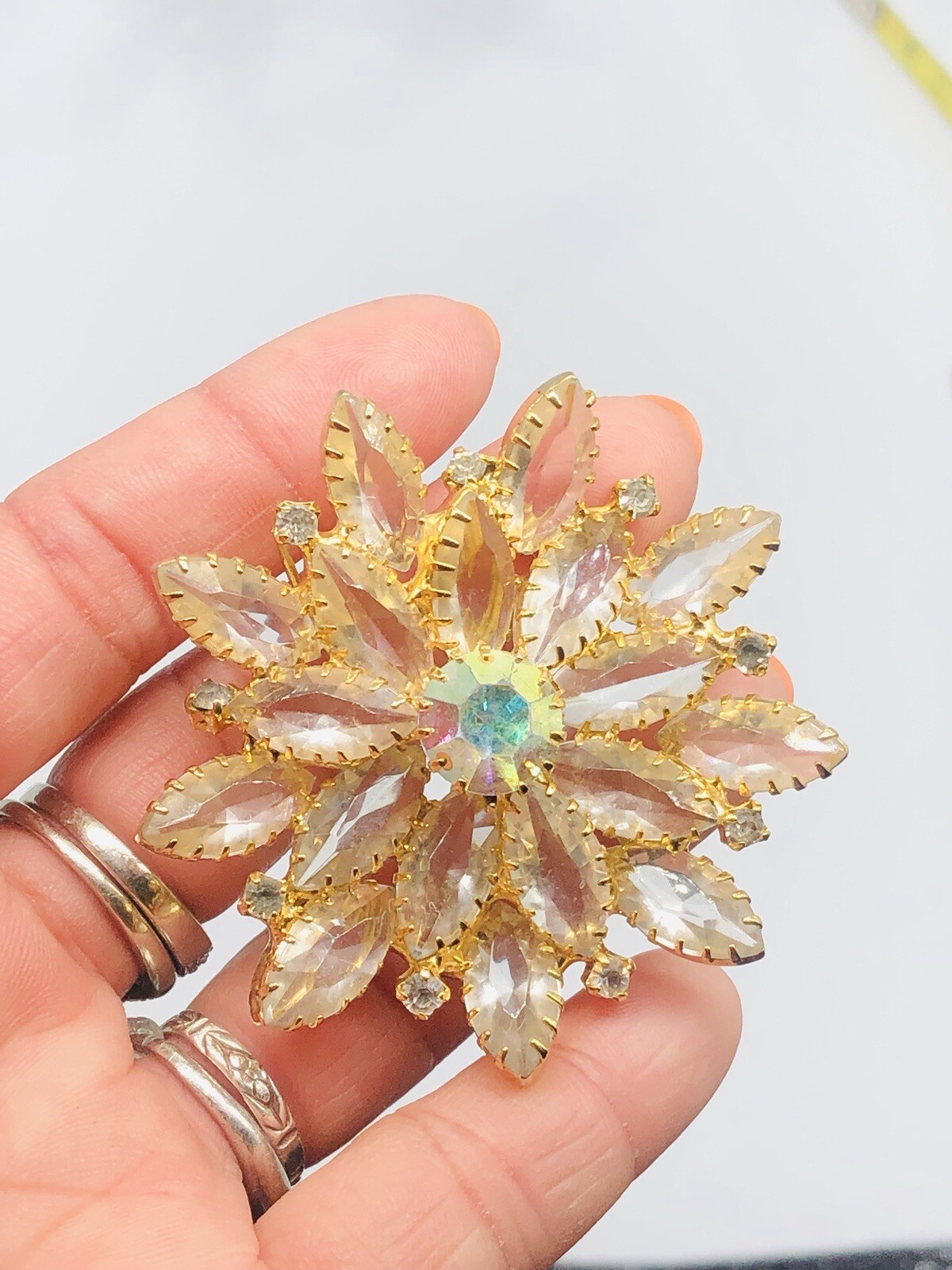 Vtg JULIANA Clear Glass Rhinestone Flower Gold Tone Open Back Pin Brooch