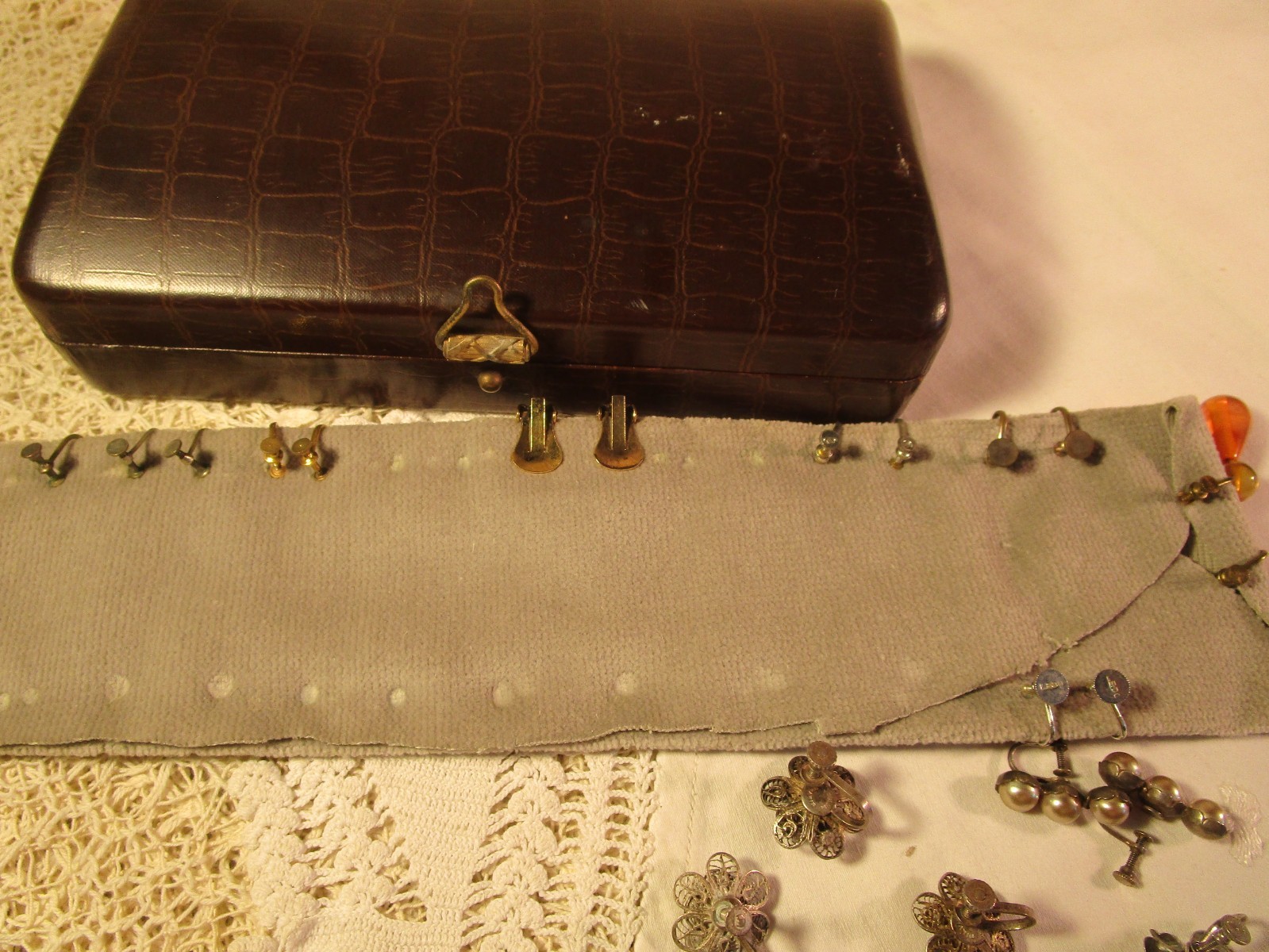 ANT. 16 PR. SCREWBACK EARRINGS 6 STERLING + JEWELRY BOX