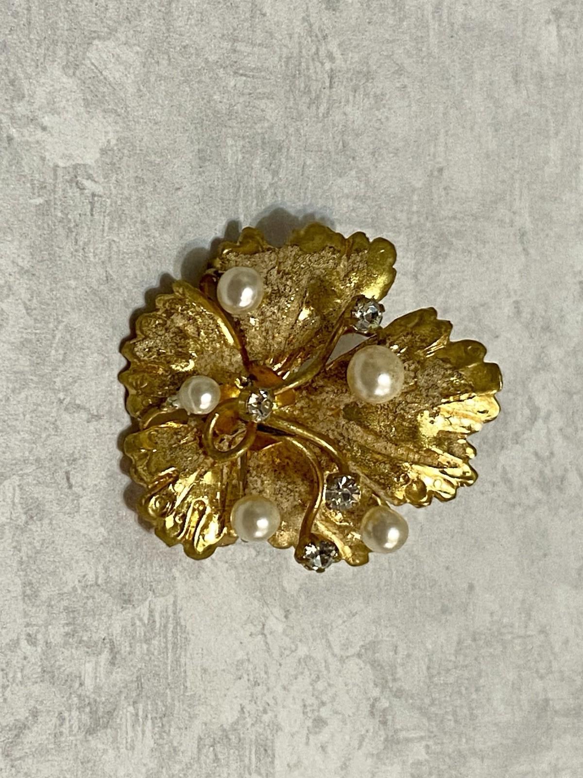 Vintage Gold Tone Brooch Leaf Clear Rhinestones & Pearls Made In Austria