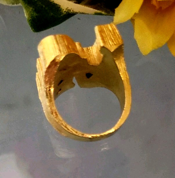 Robert Indiana LOVE Ring Design Pop Art Goldtone Over Brass Size 7.25 Vintage