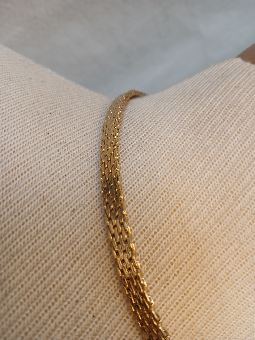Vintage Signed MONET Gold Plated 17” Mesh Link Chocker Collar Chain Necklace