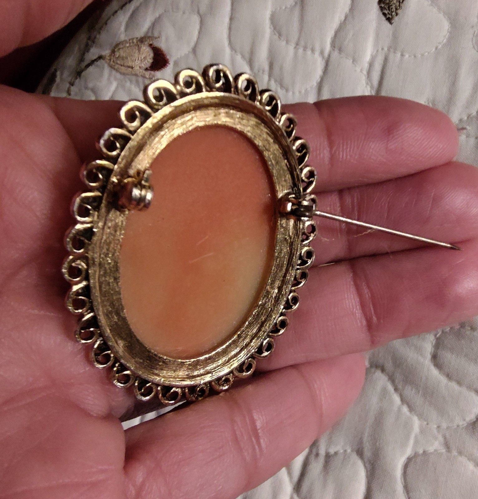 Antique Vintage Cameo Brooch Pin unmarked looks like goldfilled