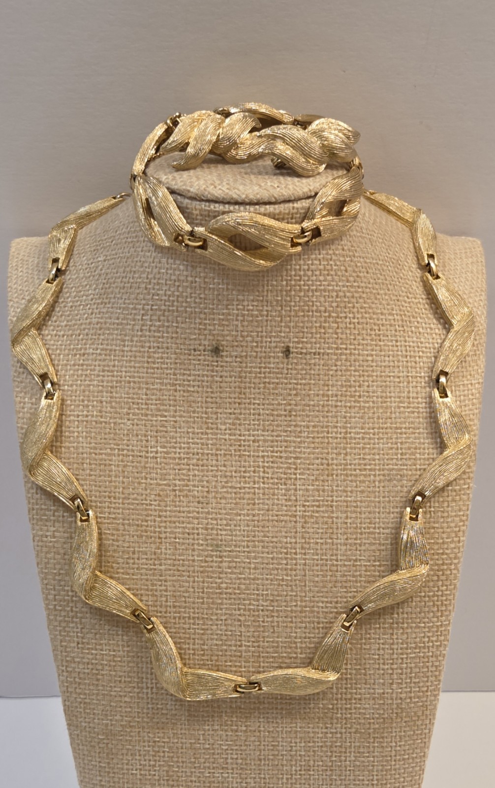 Beautiful 1970s-80s Monet Gold Ribbon Choker Jewelry Set Bracelet & Earrings
