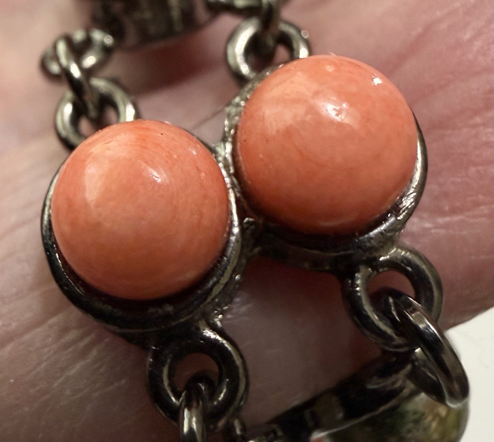 Vintage Oval Green Unakite & Round Salmon Pink Bead Gunmetal Link Bracelet 7”