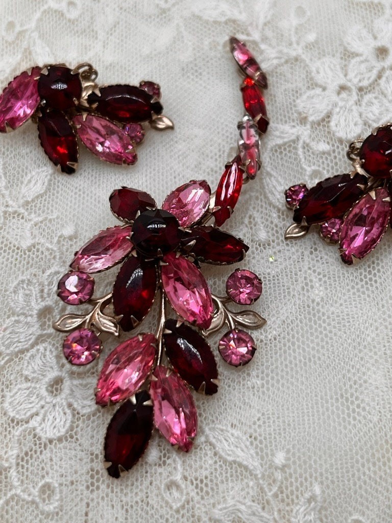 Vintage Pink & Red Rhinestone Brooch and Clip On Earring Set GORGEOUS