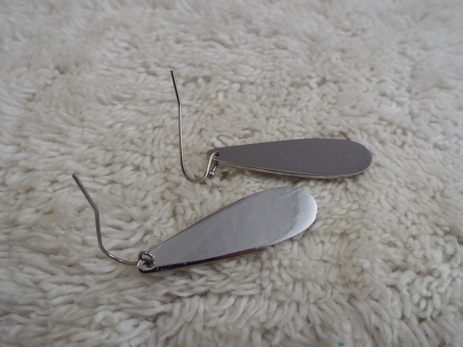 Silvertone Rhinestone Teardrop Pierced Earrings (A53)