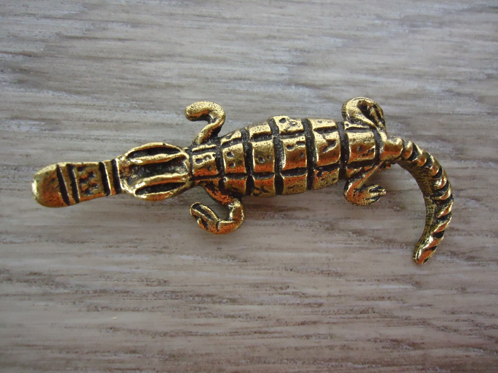 VTG Alva Studios Crocodile Pin Gold Tone Costume Jewelry Brooch Alligator