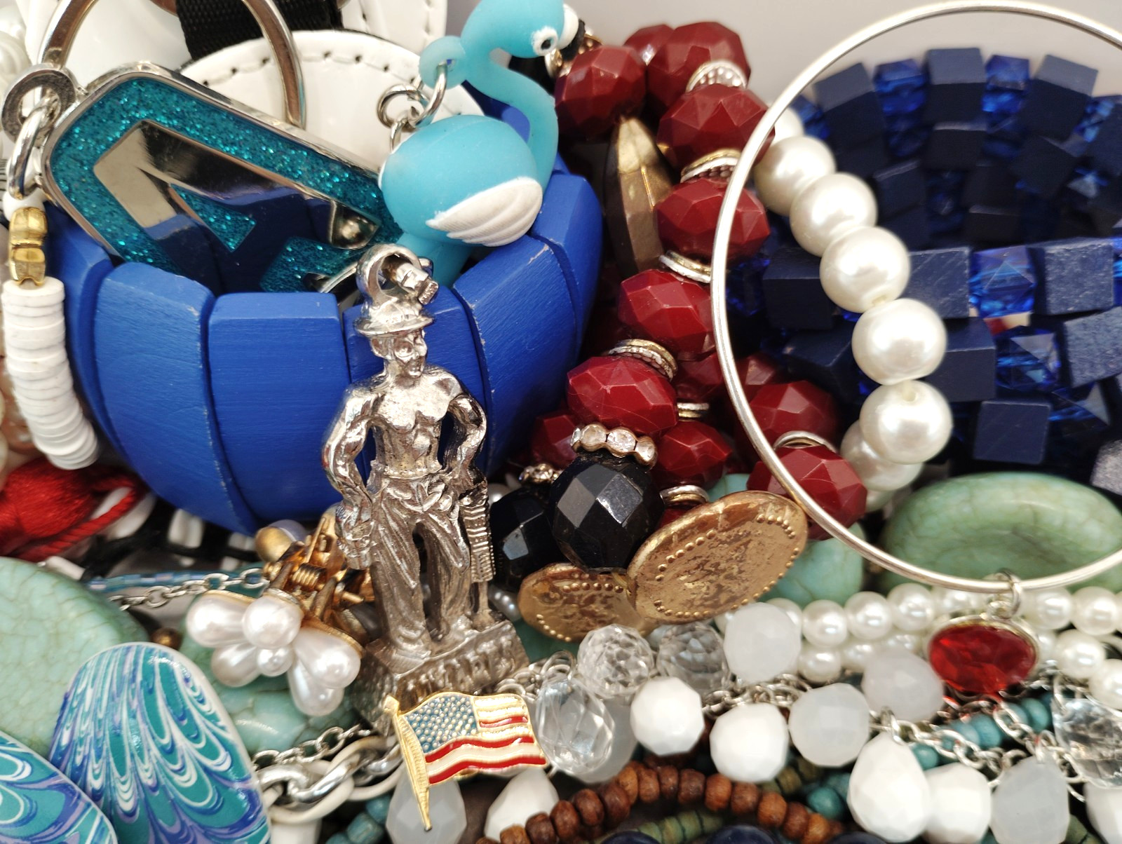 135 Vtg Wearable Pcs RED, WHITE & BLUE Patriotic Mixed Lot, FREE SHIP! Lot#681