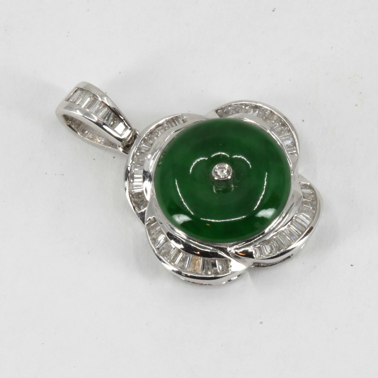 18K Solid White Gold Diamond Jade Pendant D0.35CT