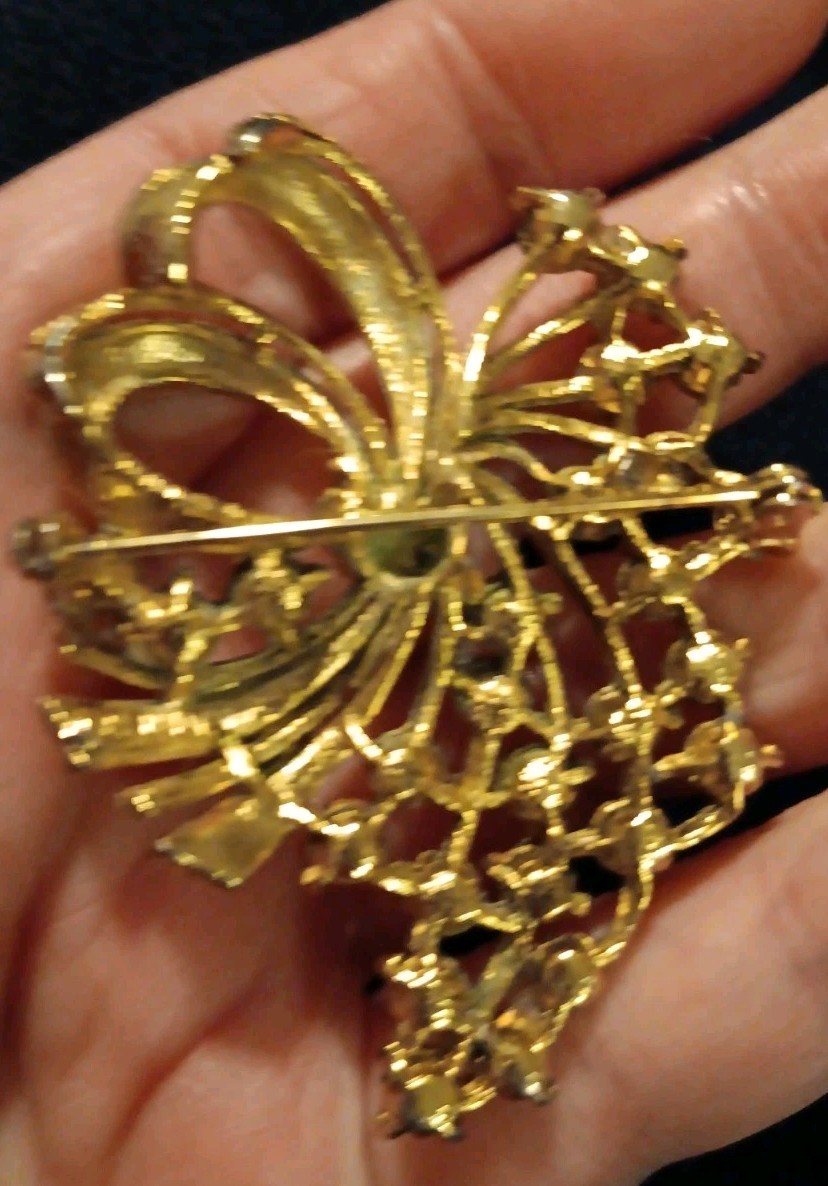 Vintage Signed M Jent Purple Rhinestones Grape Bow Gold Tone Enamel Brooch Pin