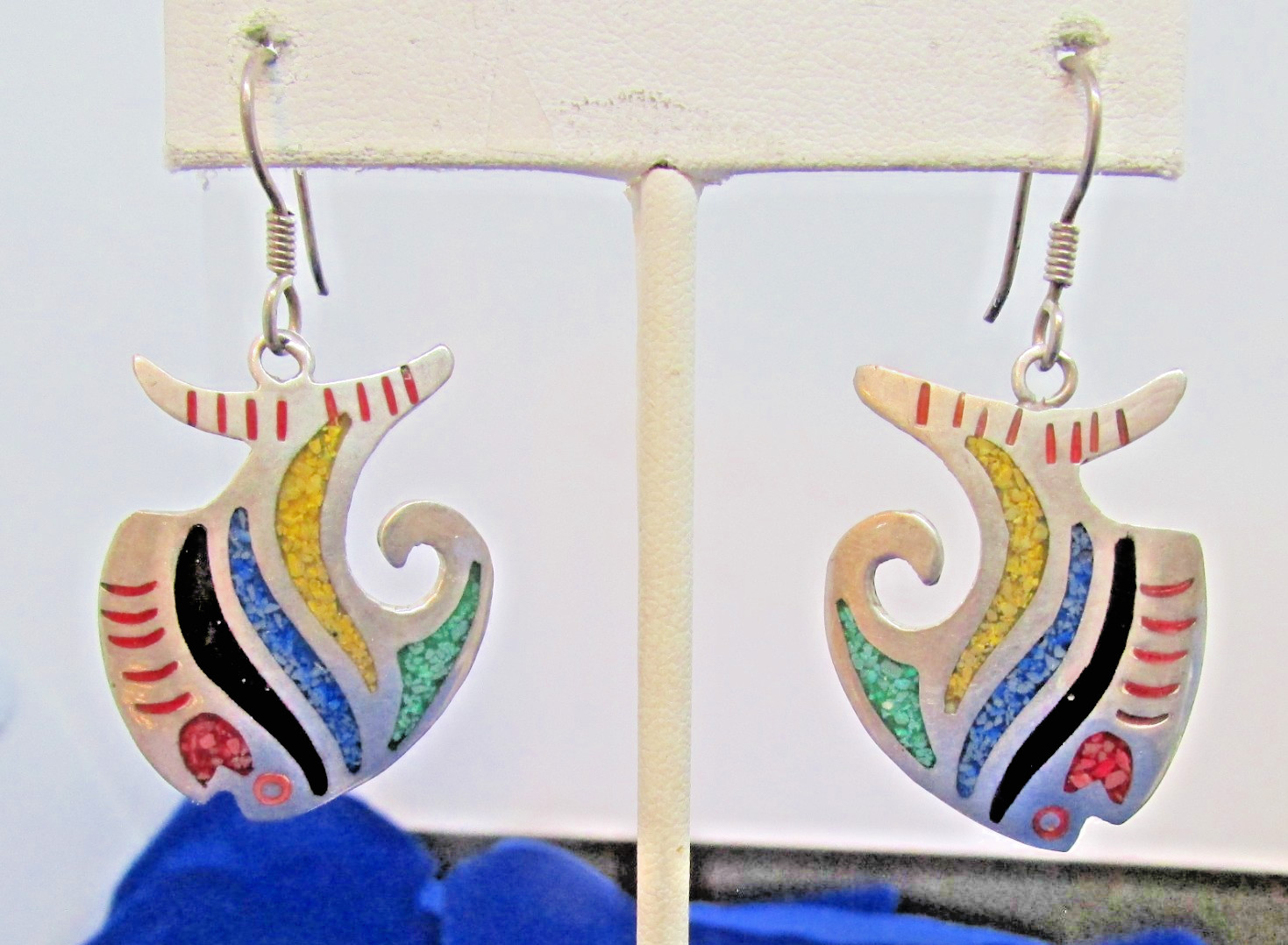 VINTAGE MEXICAN HAND PAINTED OR CHIP INLAY DANGLE EARRINGS