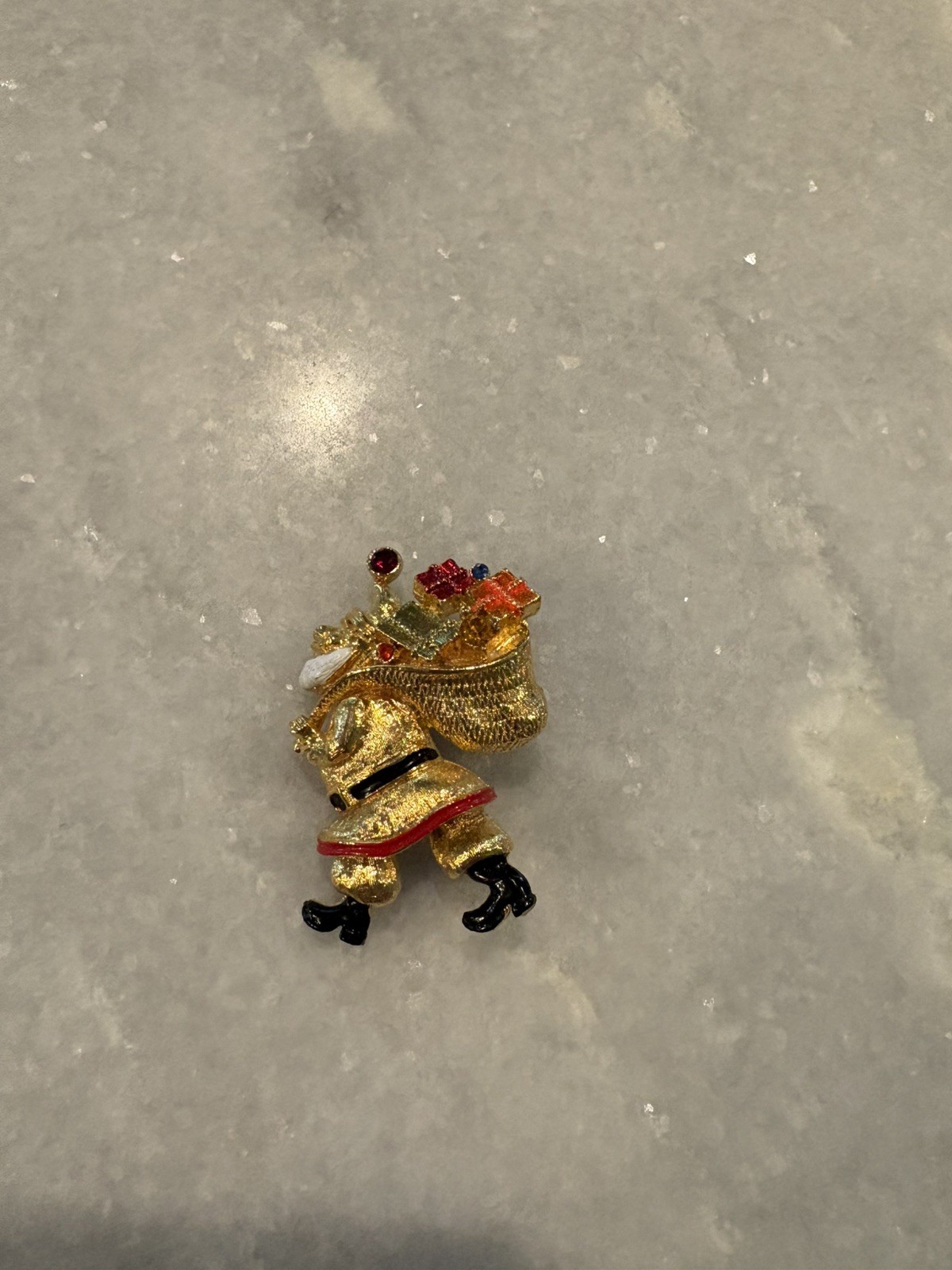 VINTAGE Arthur Pepper ART Enamel SANTA CLAUS Brooch Pin