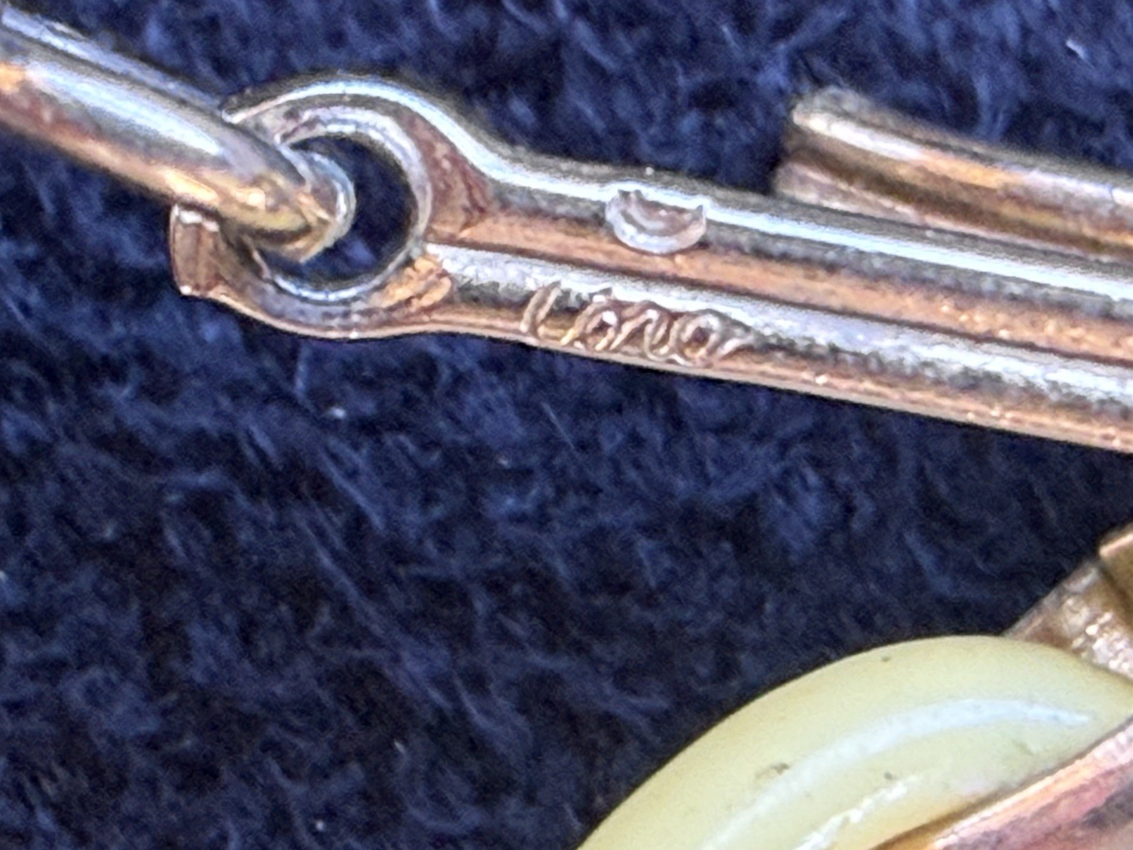 Vintage Pale Yellow Coro Jewelry Set. Necklace , Bracelet , & Screw on earrings
