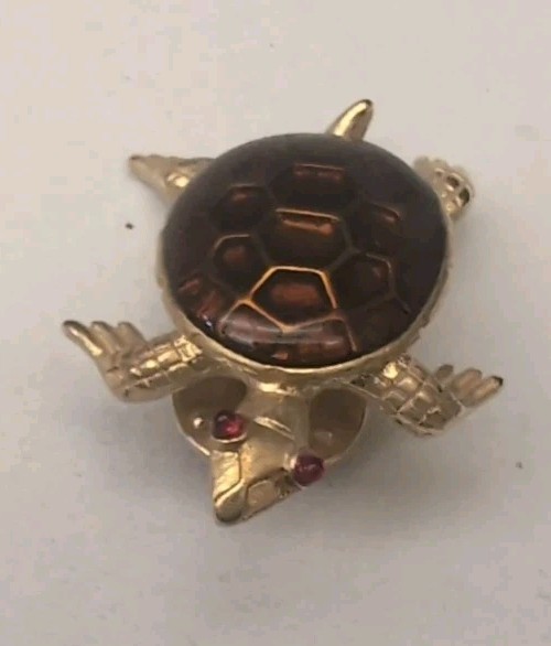 Vintage Signed TRIFARI Gold Tone Brown Enamel TURTLE Brooch Pin