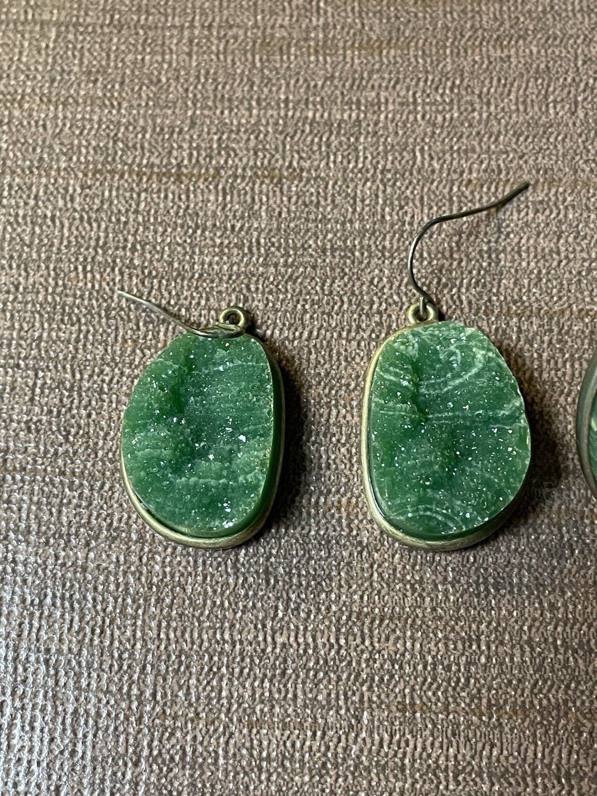 RARE Vintage Vivid Green Dyed Druzy Natural Stone Dangle Earrings ,Stretchy Ring