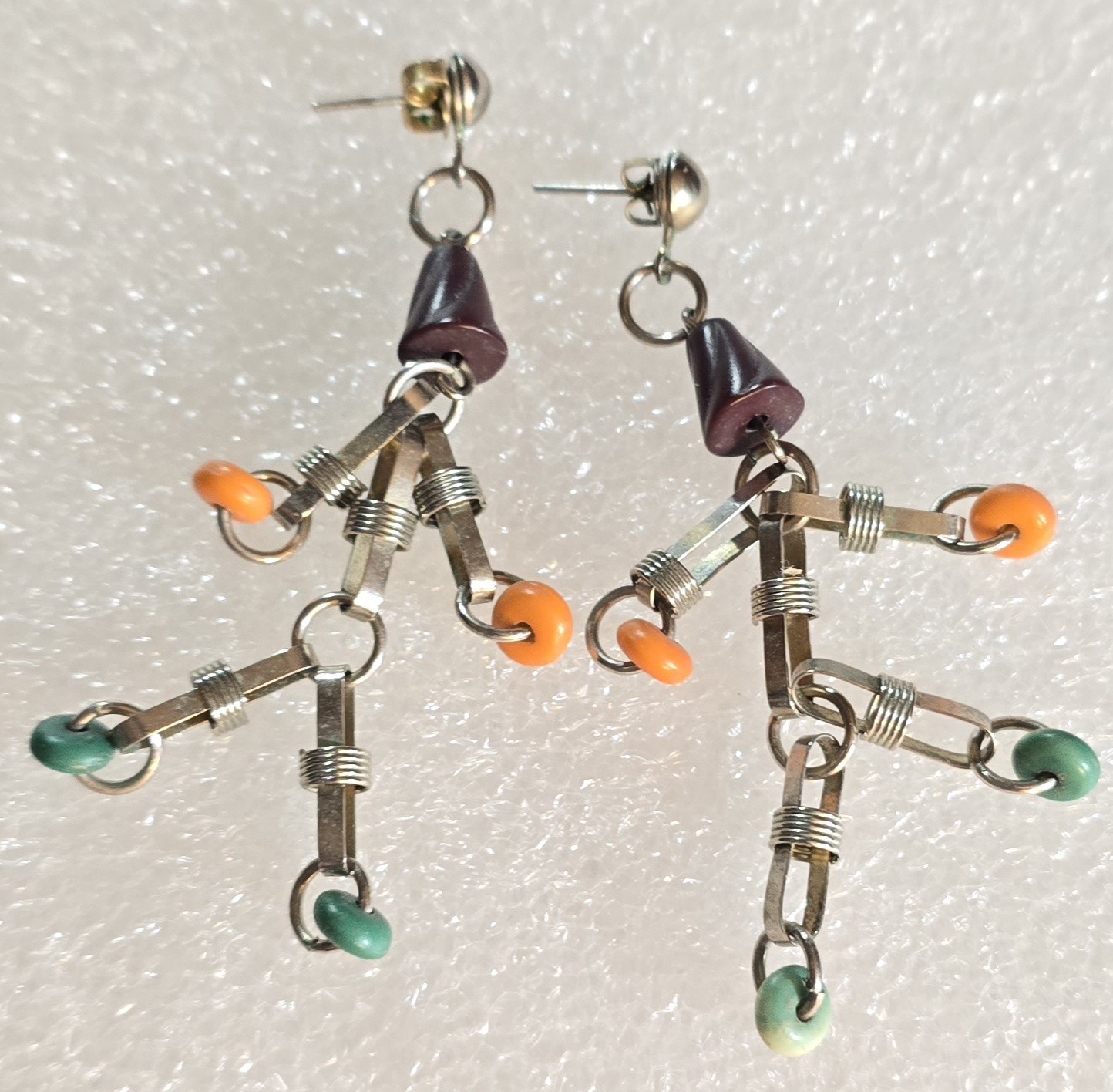 Vintage Pair Of Staggered Beads “Dancing” Dangle Drop Pierced Earrings