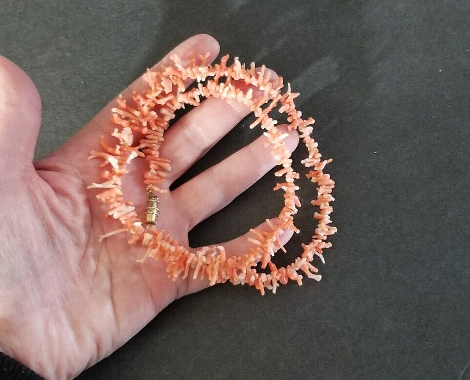 Vintage Branch CORAL Natural Graduated Pink/Salmon Color Necklace 19″Long