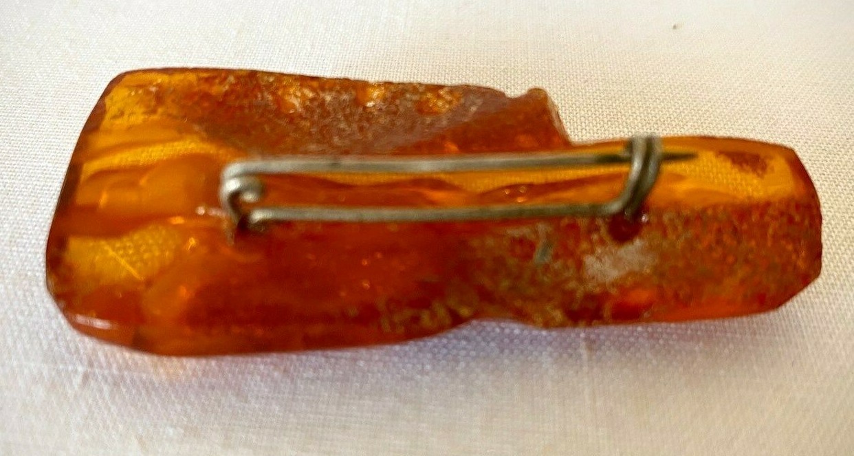 Up for Auction is a Vintage Natural Baltic Amber Pin / Brooch.