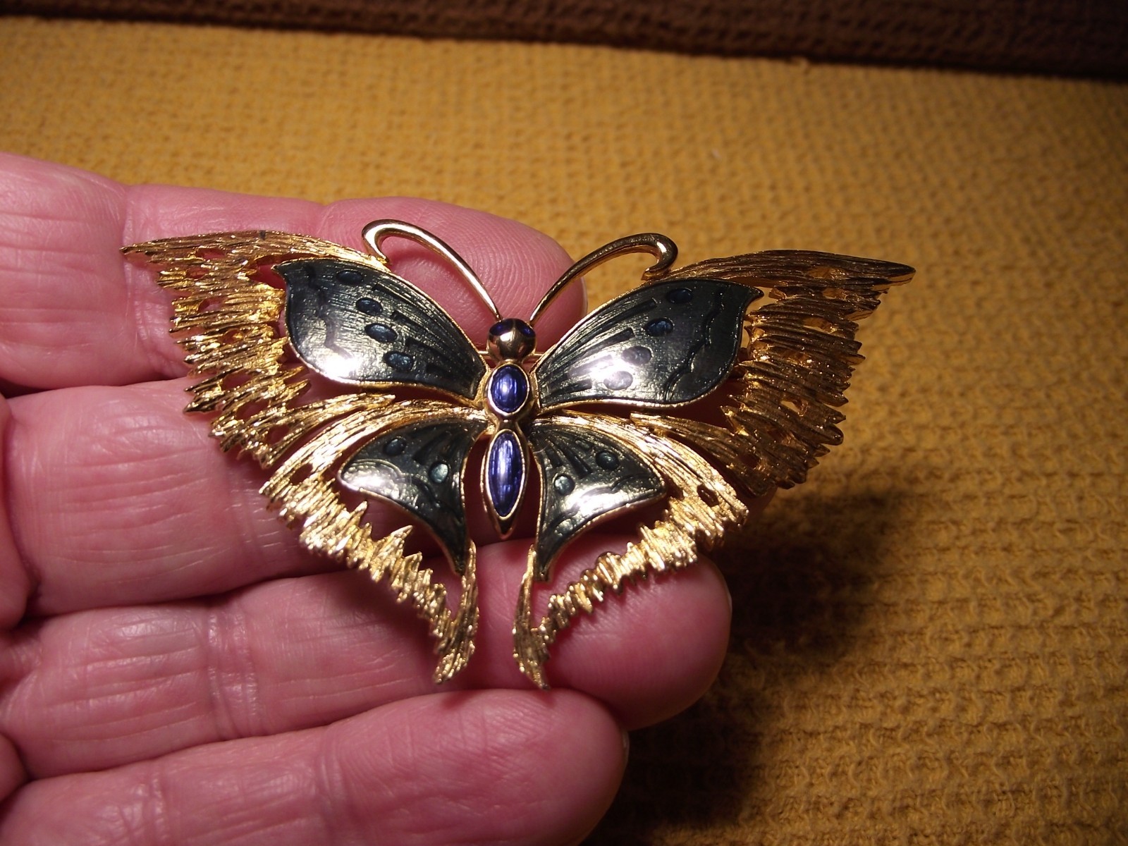 A VINTAGE ORENA PARIS GREEN AND BLUE ENAMEL GOLD TONE BUTTERFLY BROOCH FRANCE