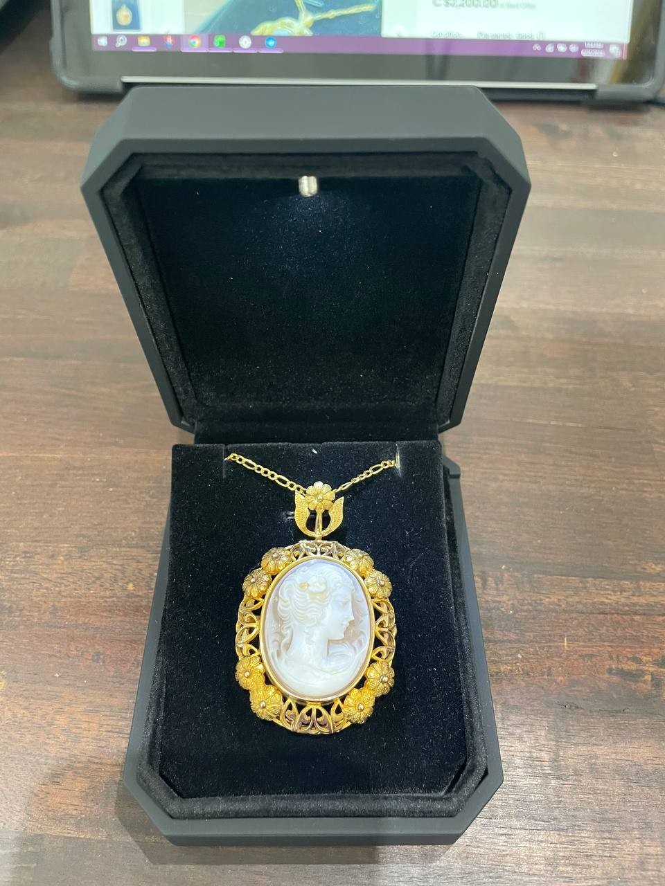 Vintage Cameo Set 14K Yellow Gold Brooch/Pendant & Carved Rose Ring 6.5 size