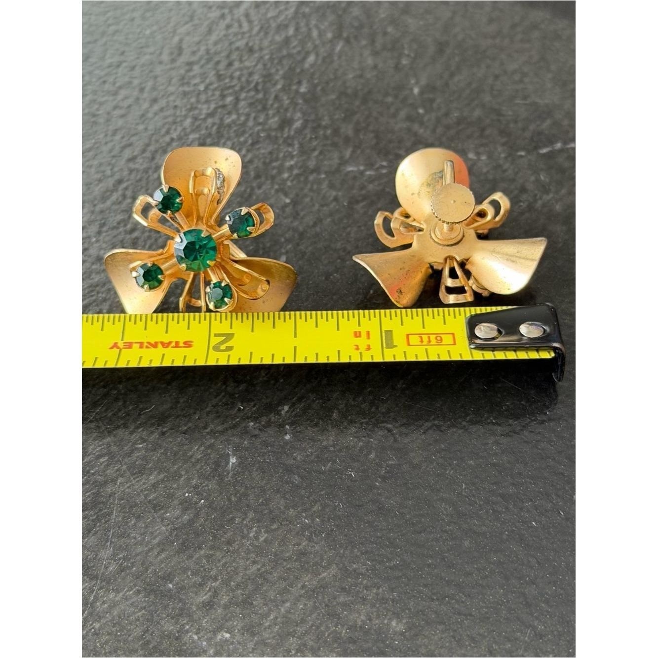Vintage Floral Spray Bouquet Emerald Green Rhinestone Bouquet Clip On Earrings