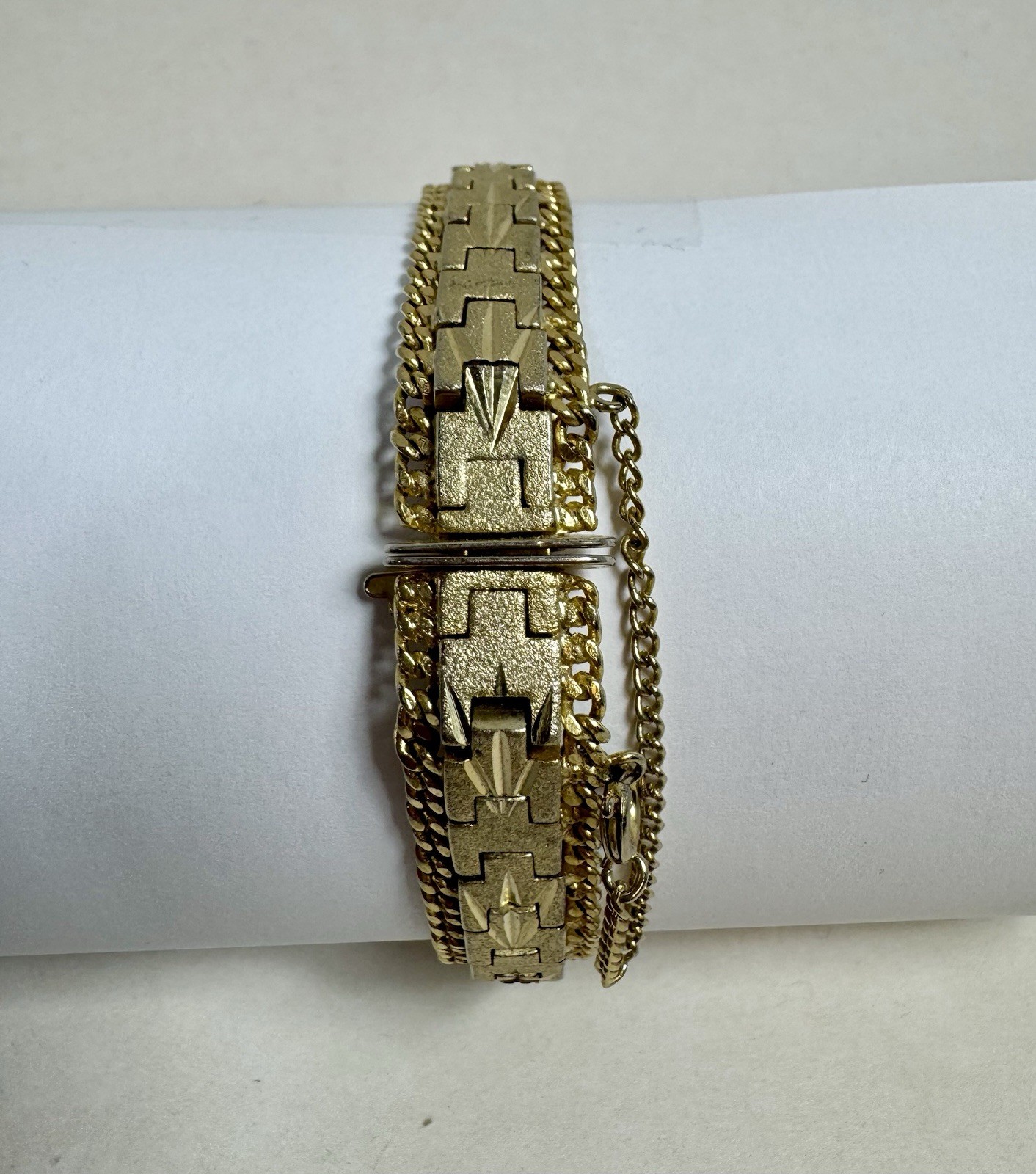 Brushed Gold Tone Articulated Link 8″ Bracelet With Safety Chain Gift Vintage