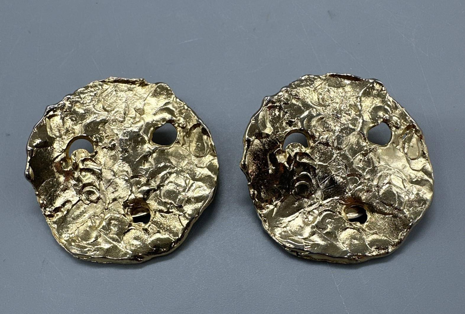 Orena Paris Large Gold Tone Clip On Earrings Vintage Sand Dollar