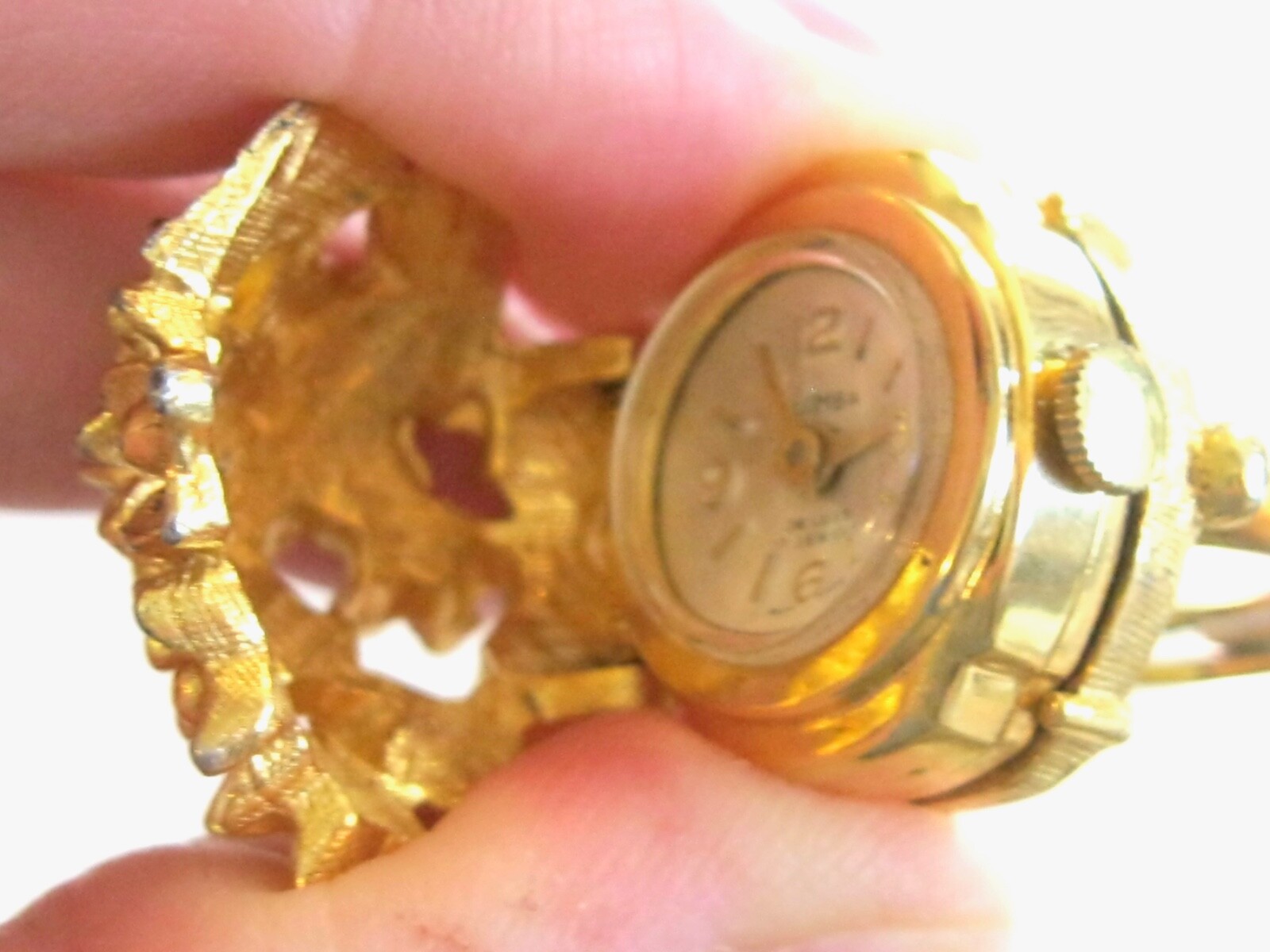 VINTAGE SAMBA MANUAL WIND WATCH RING W HINGED SPRING FORGET ME NOT FLORAL COVER