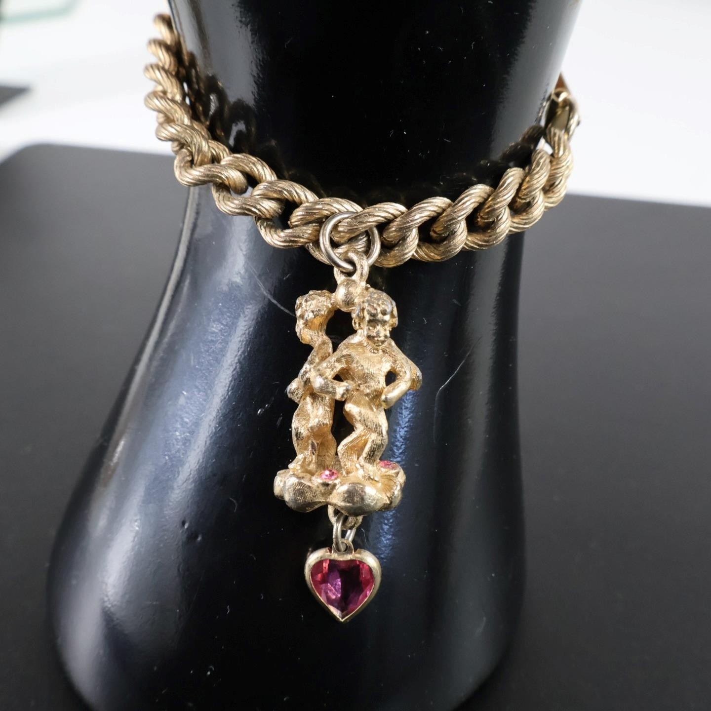 Vtg Gold Tone Charm Bracelet Three Cherubs On Cloud Pink Rhinestone Heart Charm