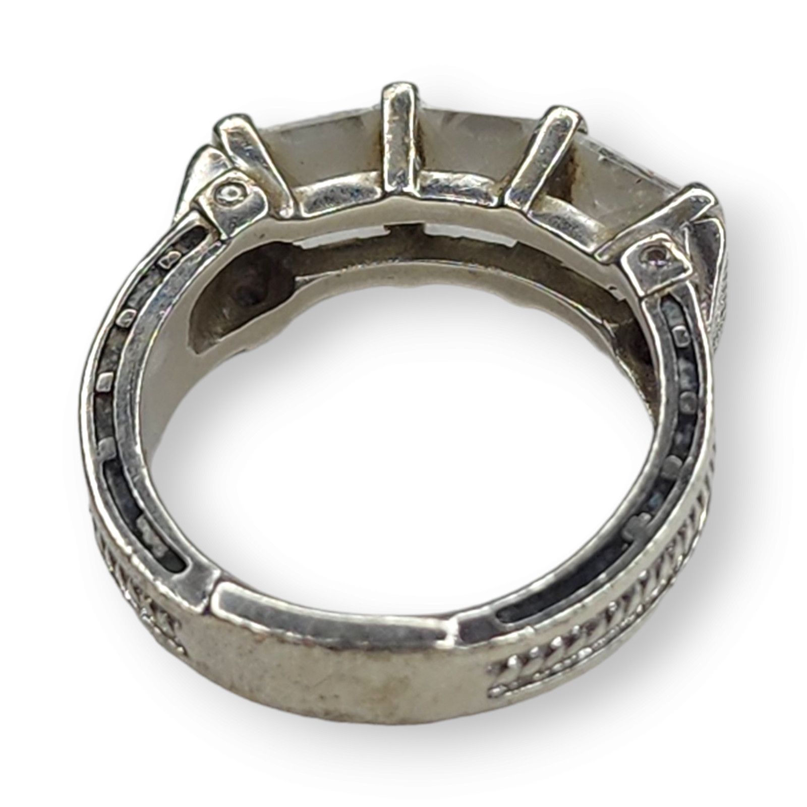 Vintage Sterling Silver 925 Clear Cubic Zirconia Three Stone Cocktail Ring SZ 6
